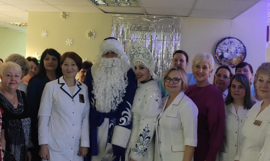 Коллективы Дворца культуры города Лиды дарят новогоднее настроение представителям трудовых коллективов